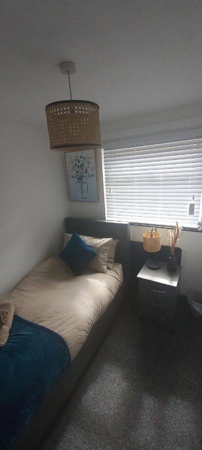 6-Min Walk To New Cross Parking Long Stay Discounts Wolverhampton Exterior photo