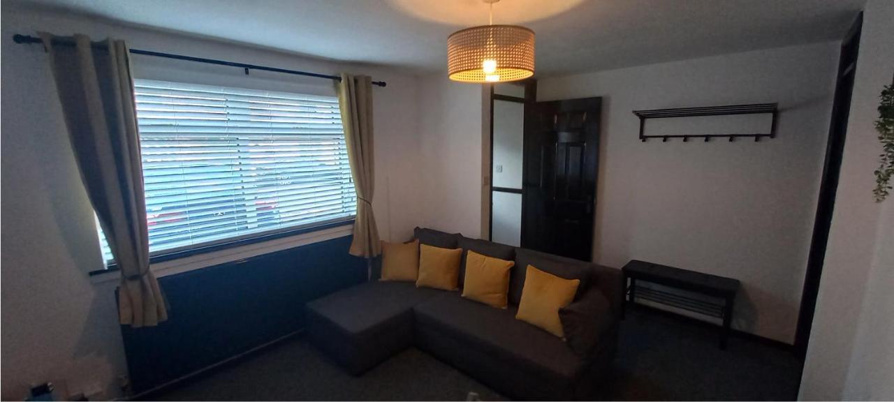 6-Min Walk To New Cross Parking Long Stay Discounts Wolverhampton Exterior photo