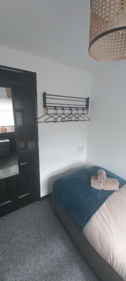 6-Min Walk To New Cross Parking Long Stay Discounts Wolverhampton Exterior photo
